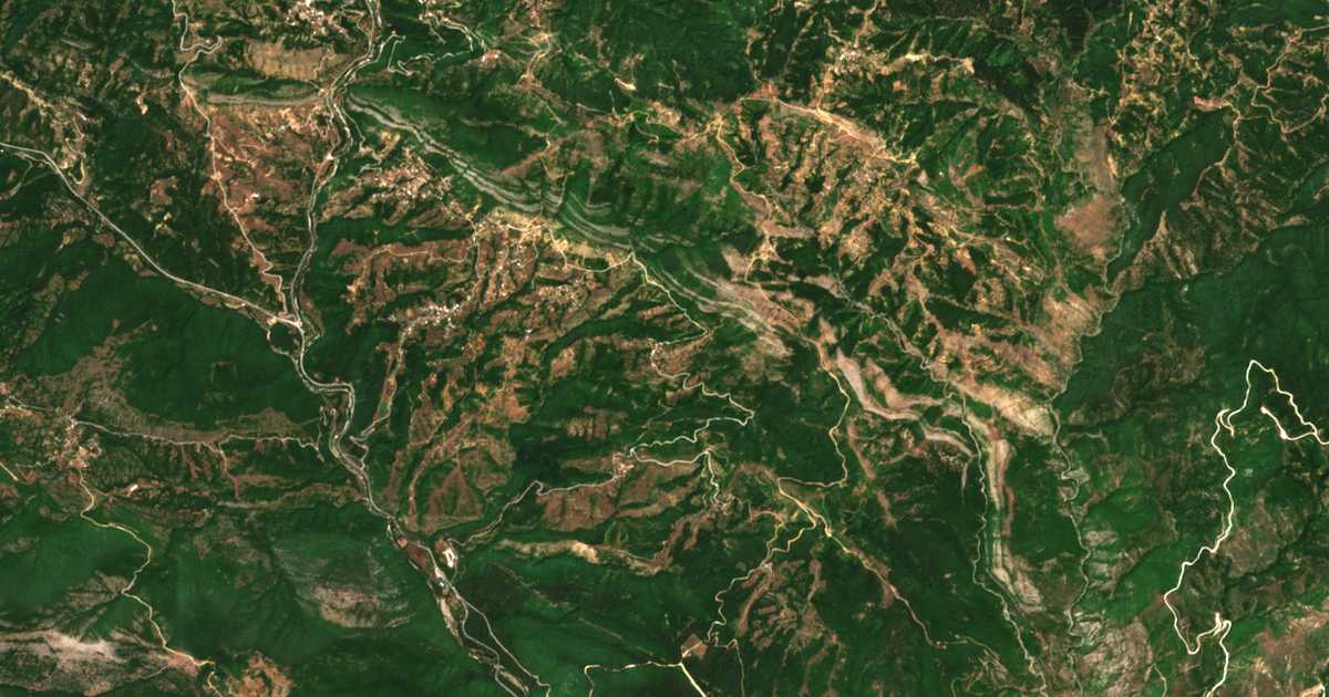 Satellitenkarte von Stírigma