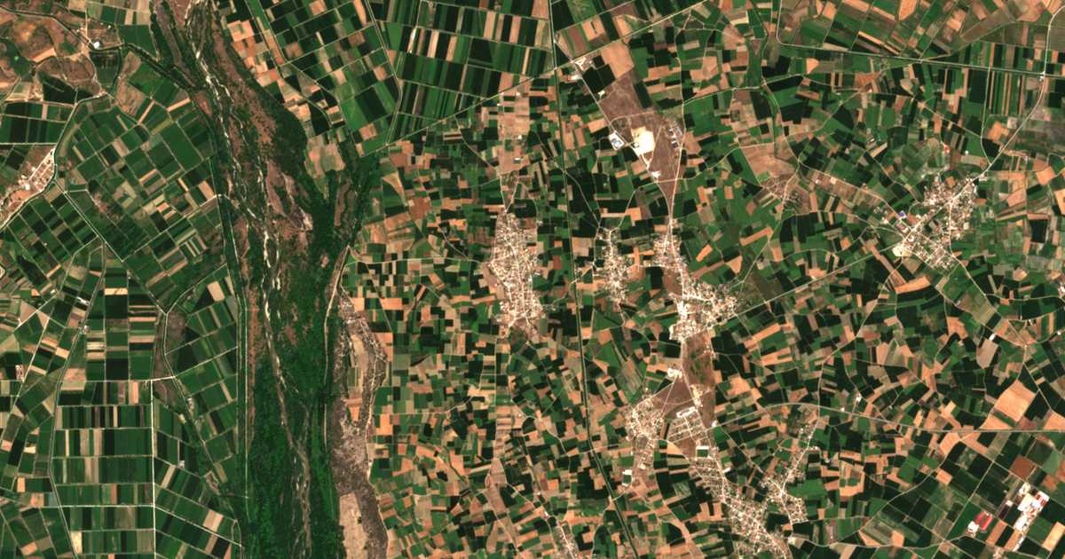 Satellitenkarte von Kýrnos