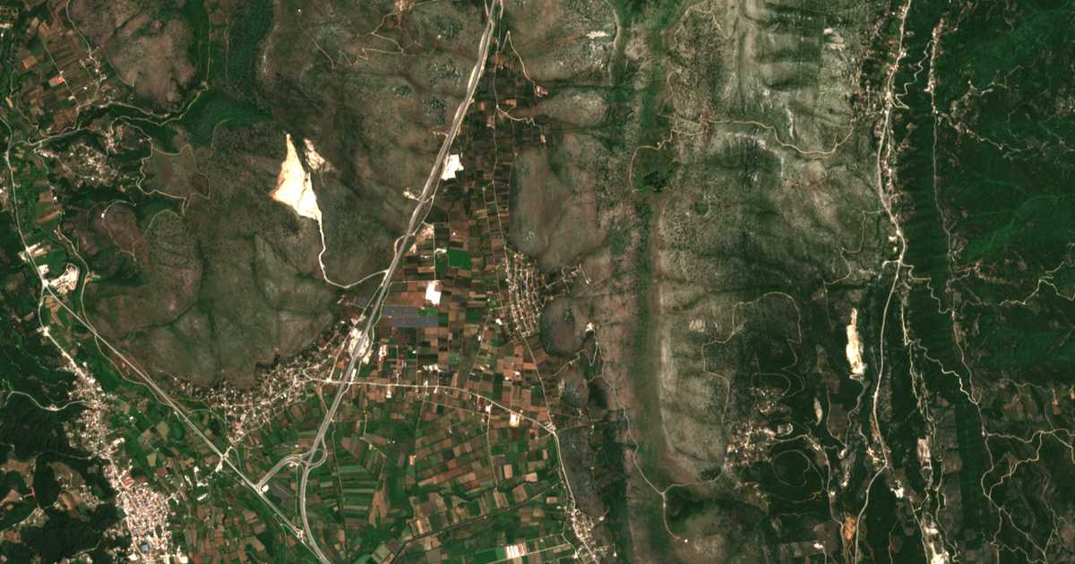 Satellitenkarte von Ampélia