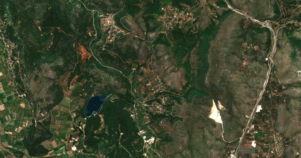 Satellitenkarte von Anogeiatá