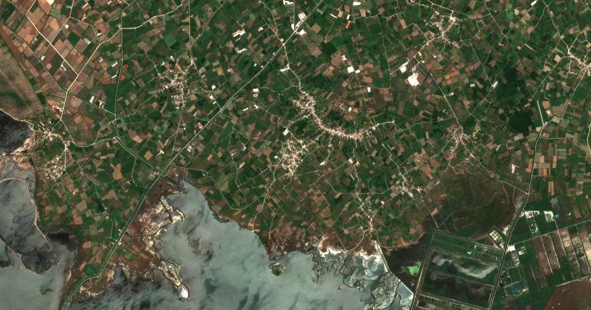 Satellitenkarte von Kalogerikón