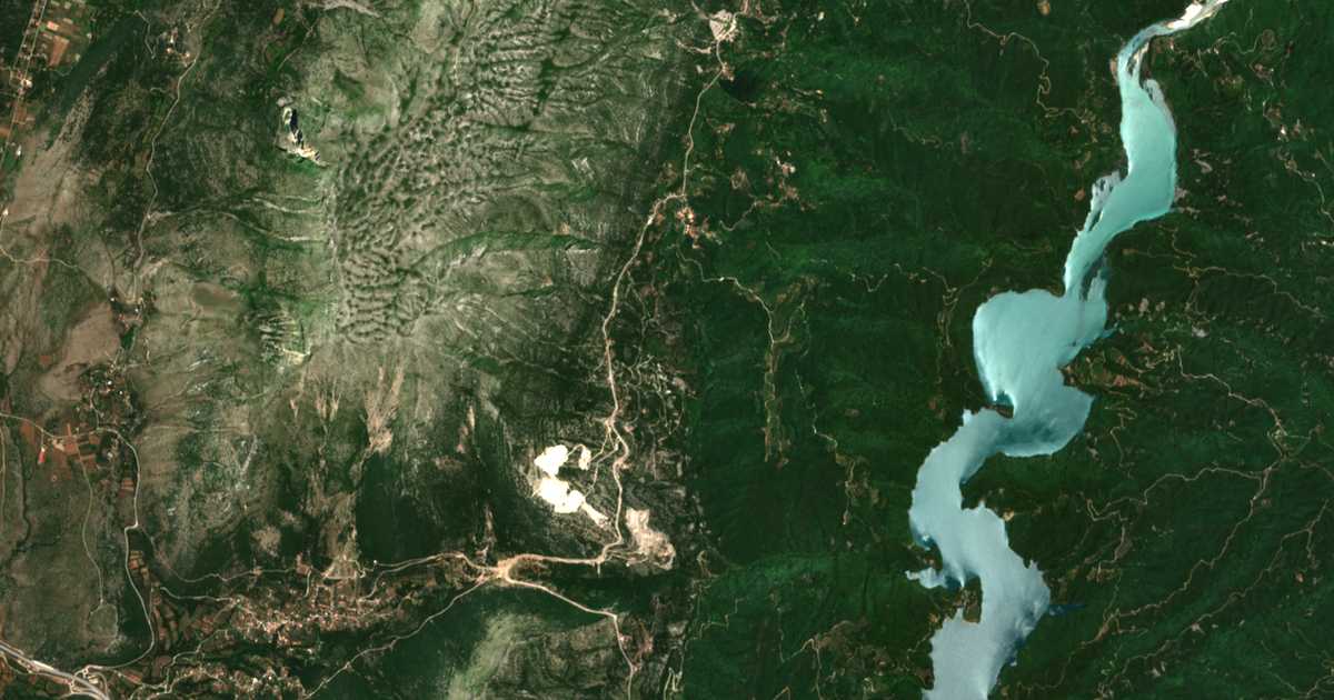 Satellitenkarte von Platánia
