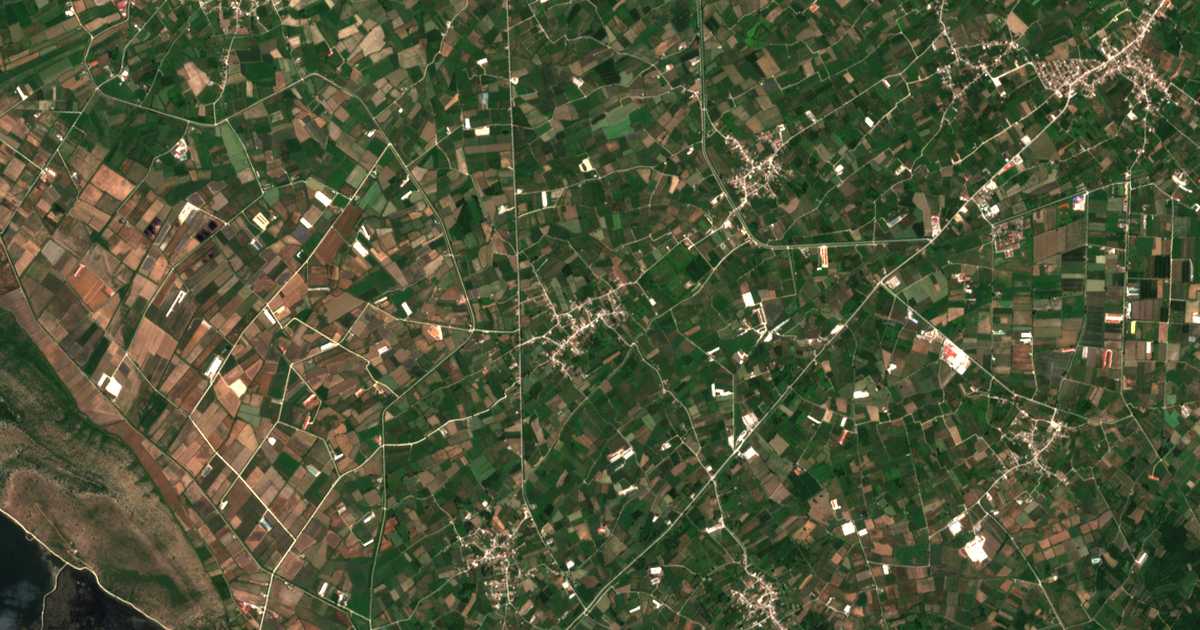 Satellitenkarte von Ráchi