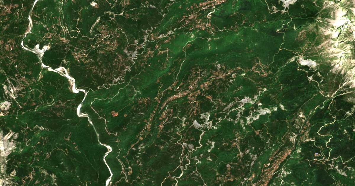 Satellitenkarte von Rámia