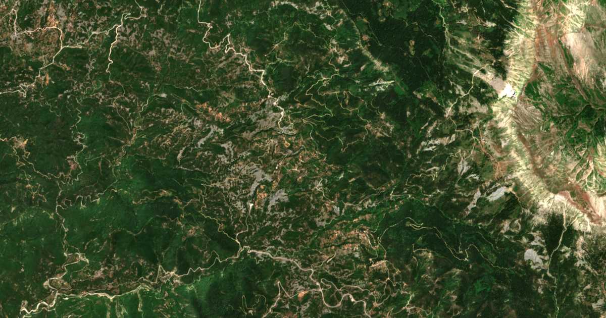 Satellitenkarte von Kastanéa