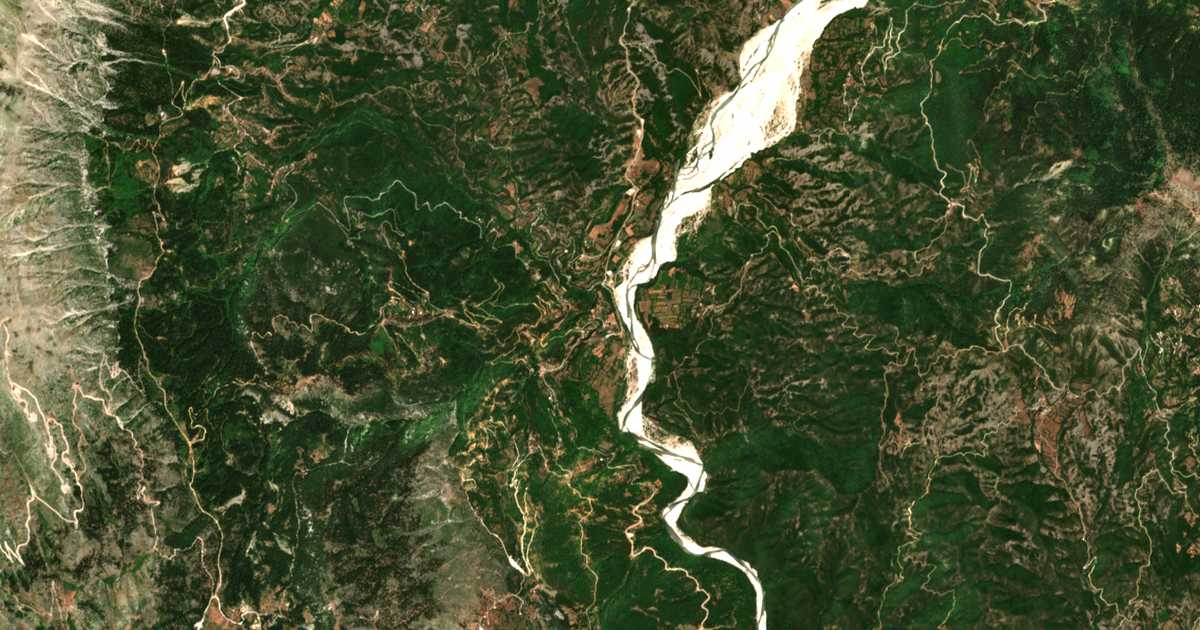 Satellitenkarte von Mesópyrgos
