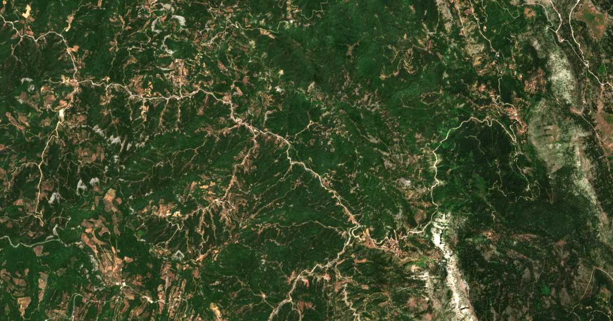 Satellitenkarte von Perdikorráchi
