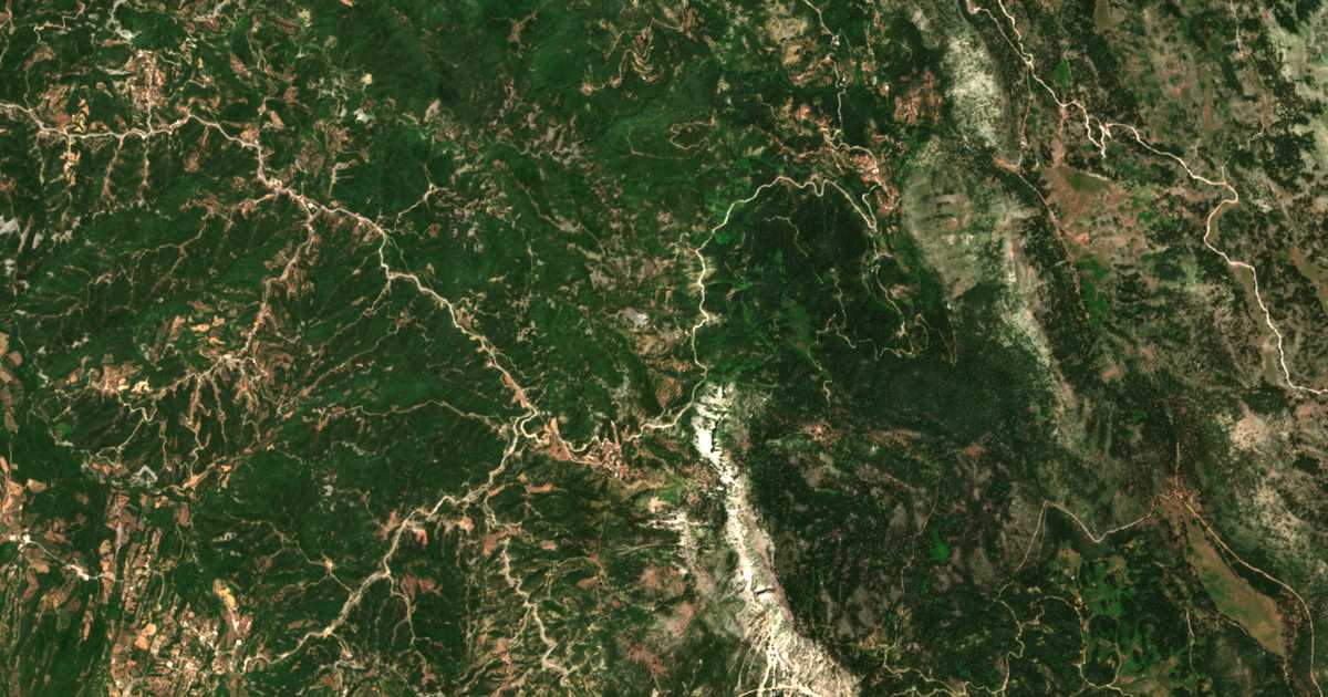 Satellitenkarte von Pétra