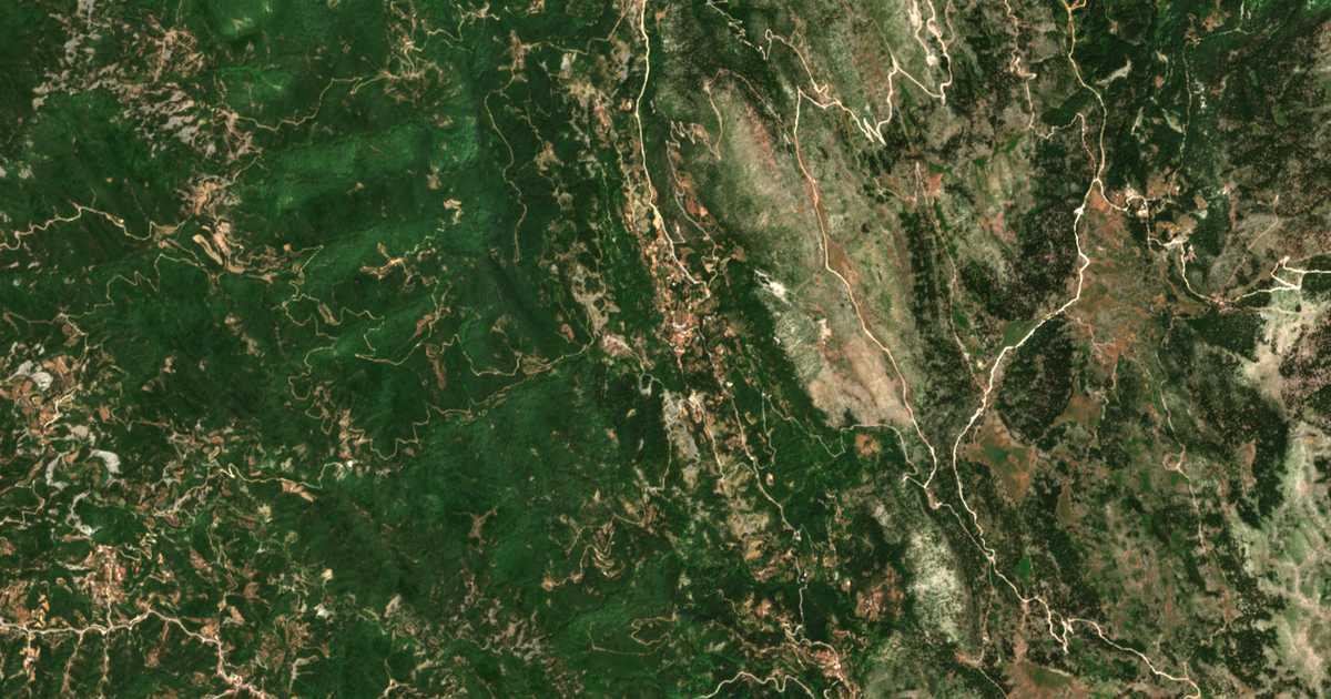 Satellitenkarte von Skoulikariá