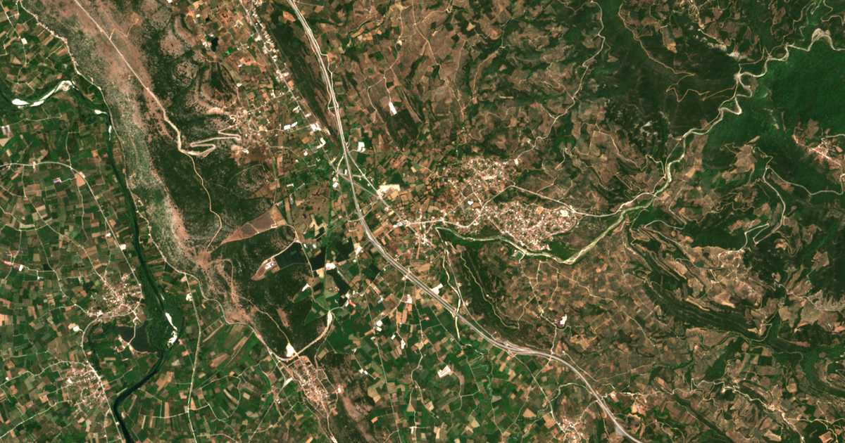 Satellitenkarte von Alónia