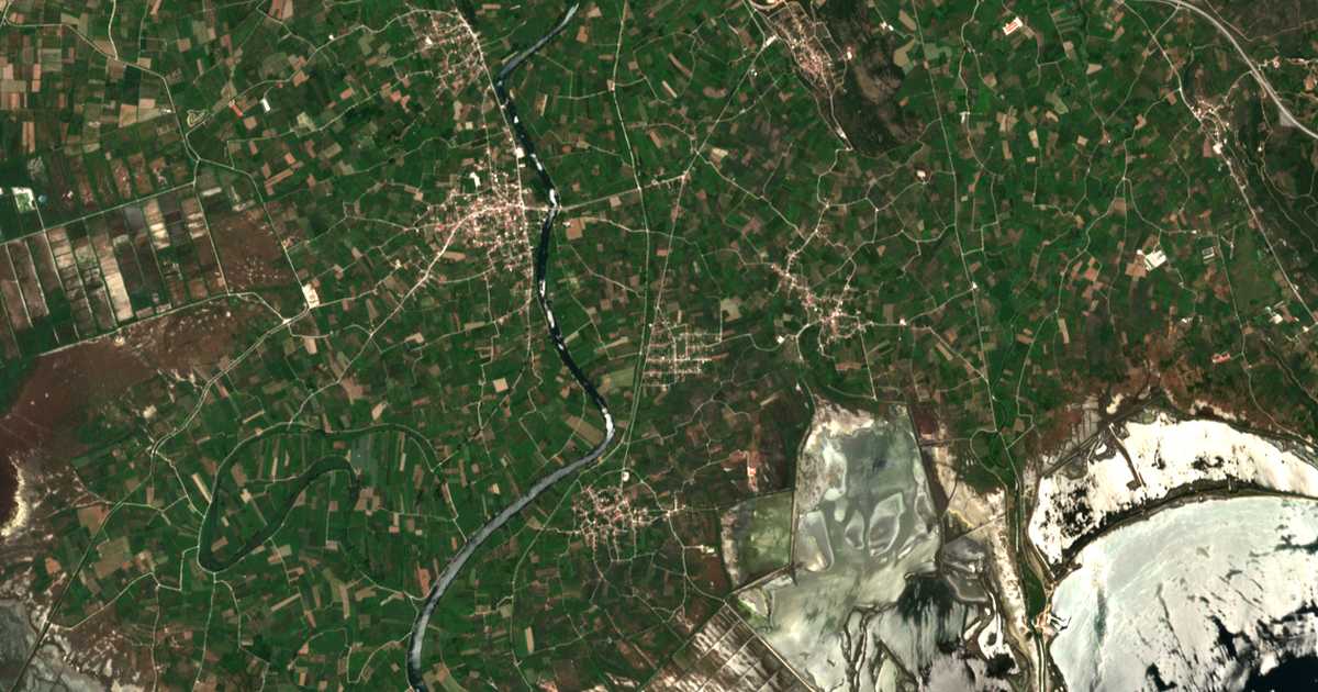 Satellitenkarte von Néos Synoikismós Loutrotópou