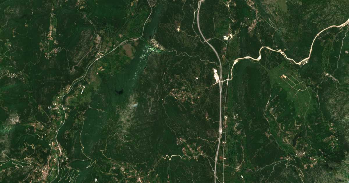 Satellitenkarte von Agía Triás