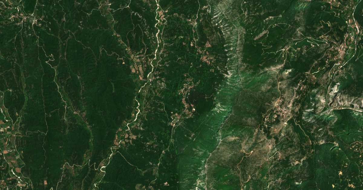 Satellitenkarte von Dervíziana
