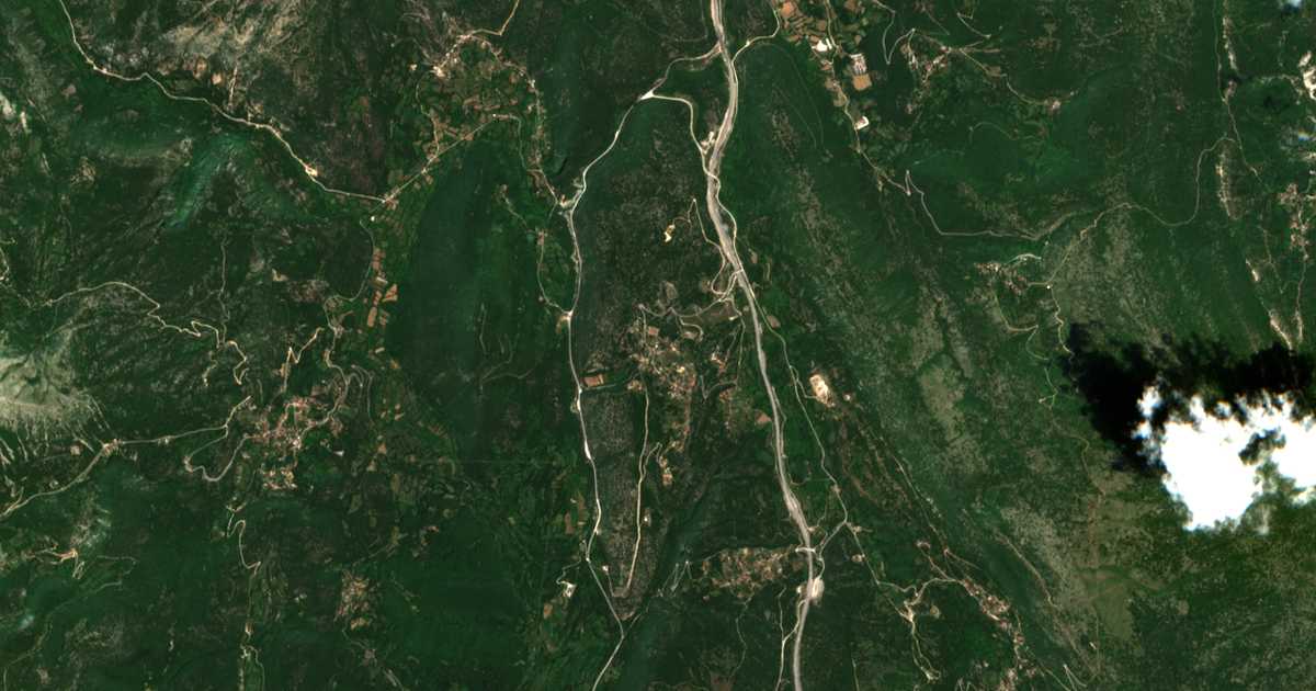 Satellitenkarte von Pérdika