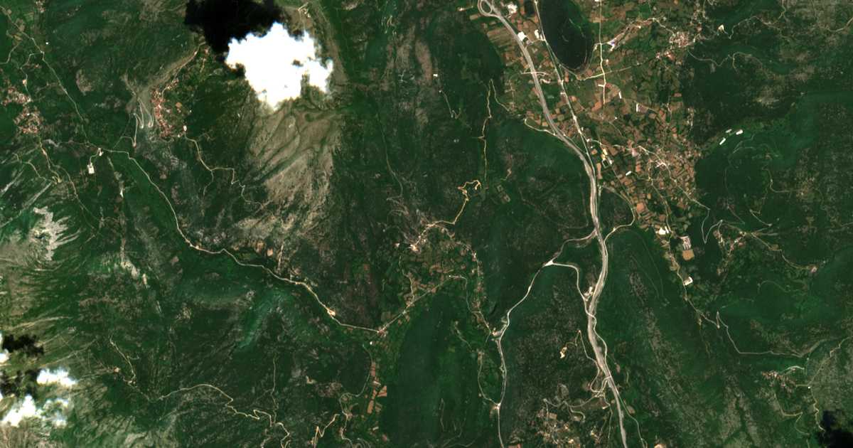 Satellitenkarte von Theriakísion