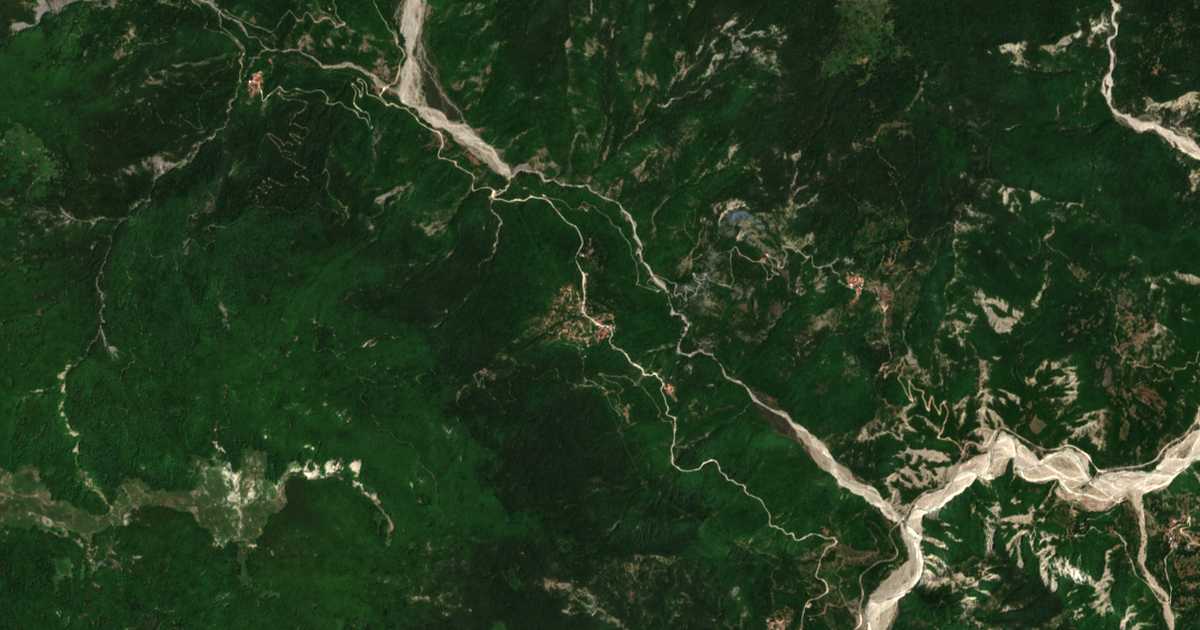 Satellitenkarte von Voúrmpiani