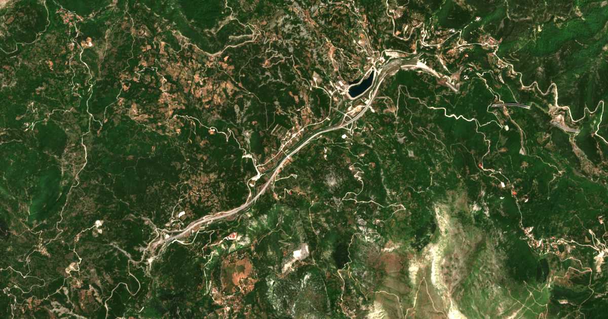 Satellitenkarte von Tampoúria