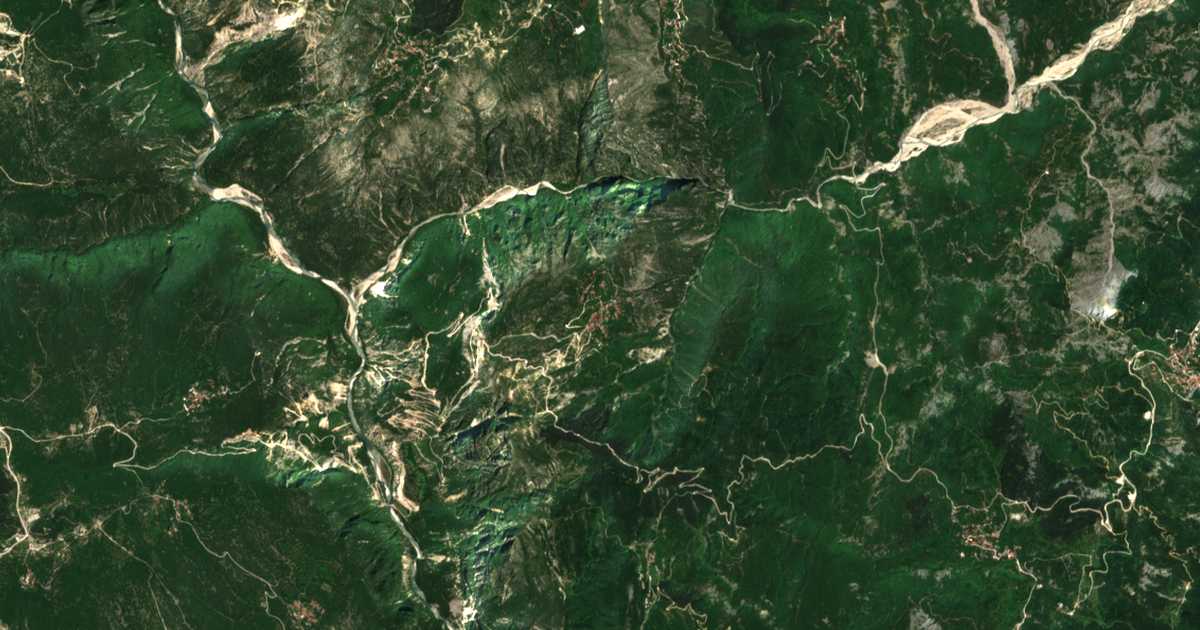 Satellitenkarte von Ampelochórion