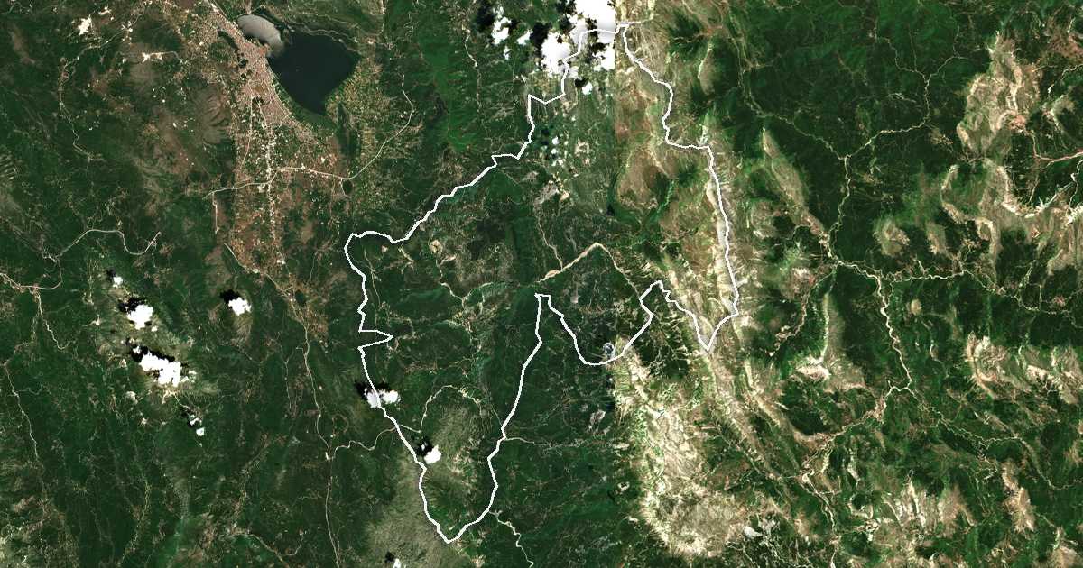 Satellitenbild mit eingezeichneter Grenze: Voria Tzoumerka