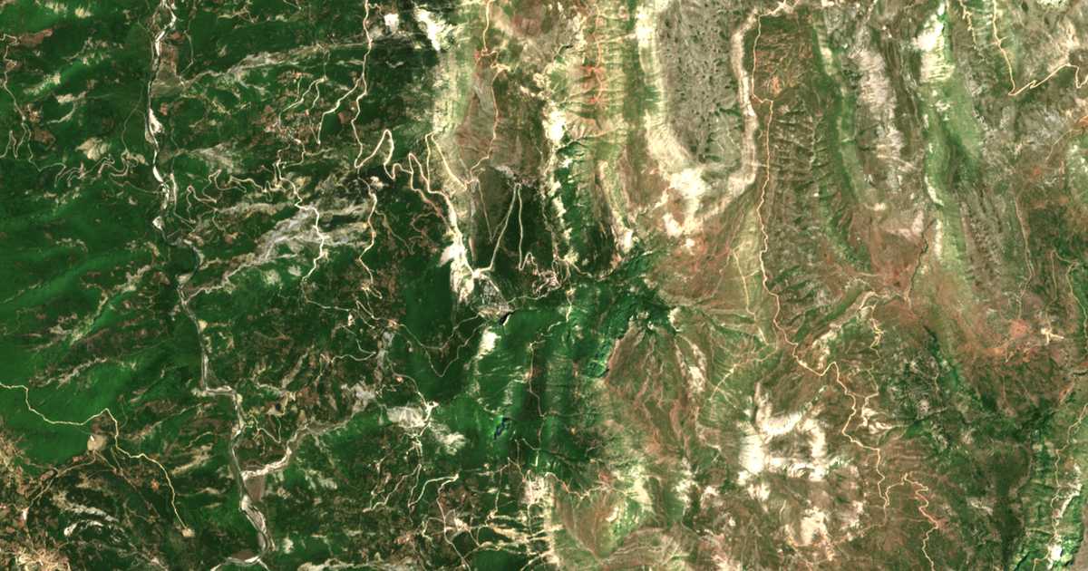 Satellitenkarte von Vathýpedon