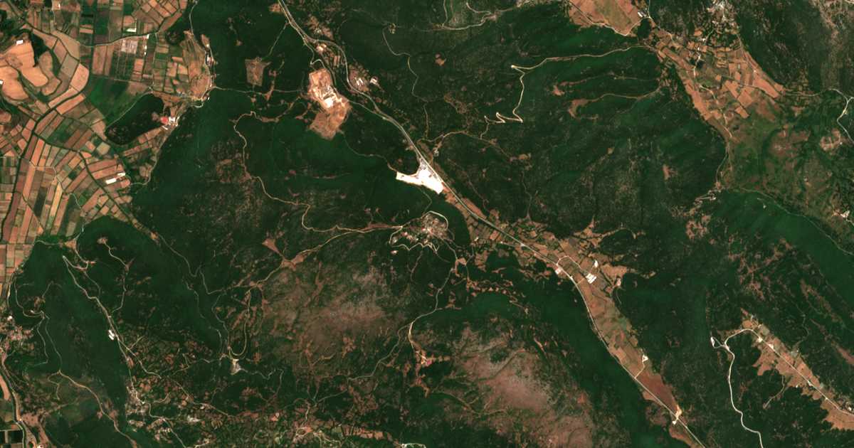 Satellitenkarte von Negrádes