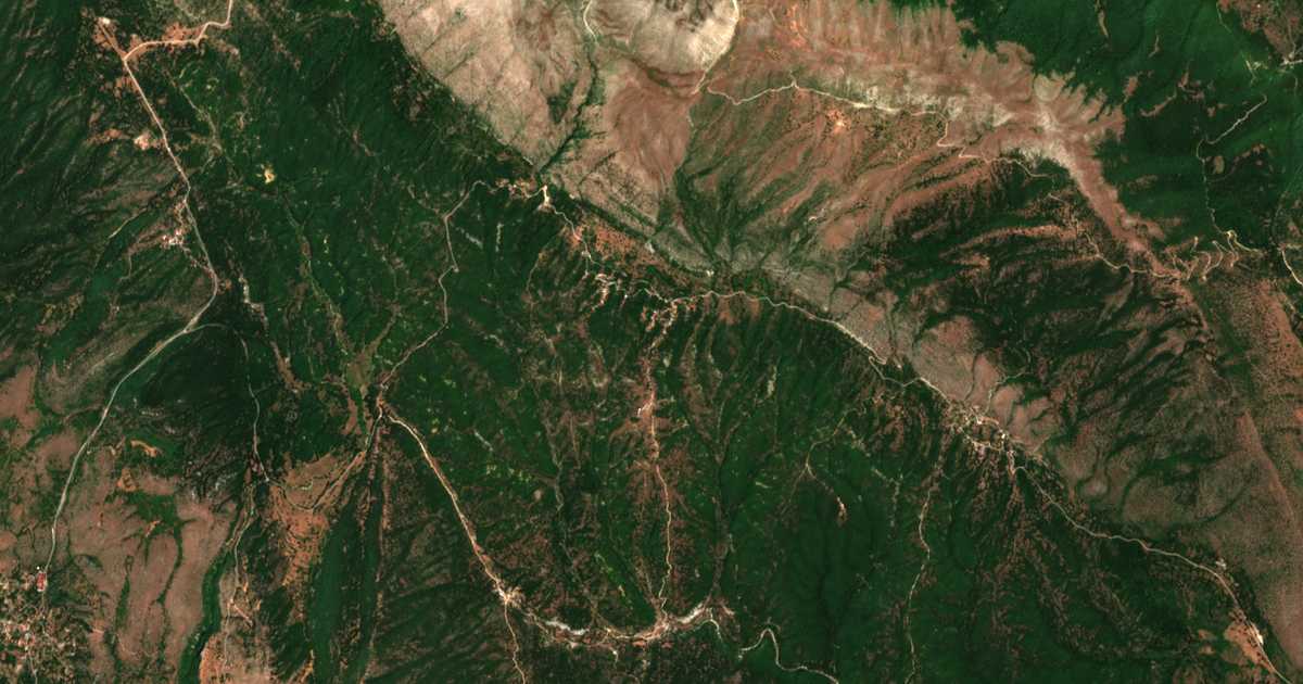 Satellitenkarte von Palaiópyrgos