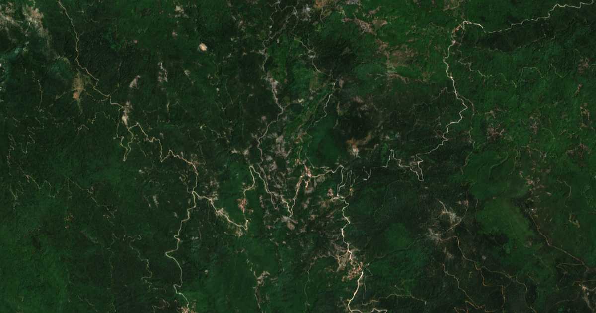 Satellitenkarte von Elatochórion