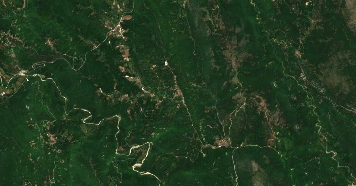 Satellitenkarte von Koúrenta