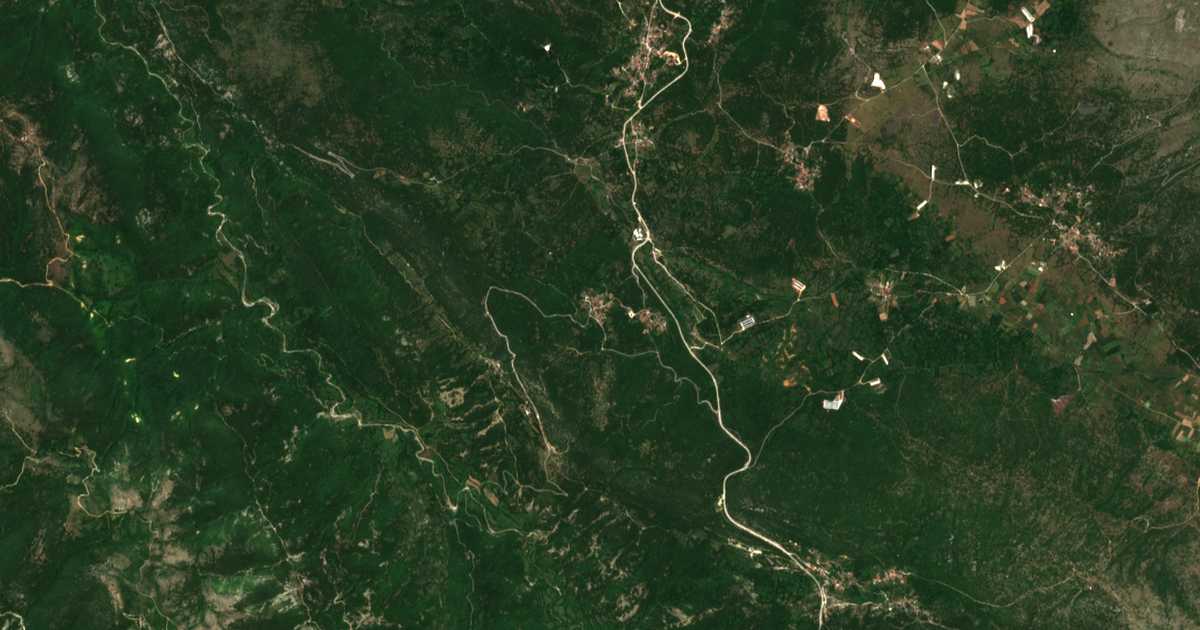 Satellitenkarte von Polýlofon