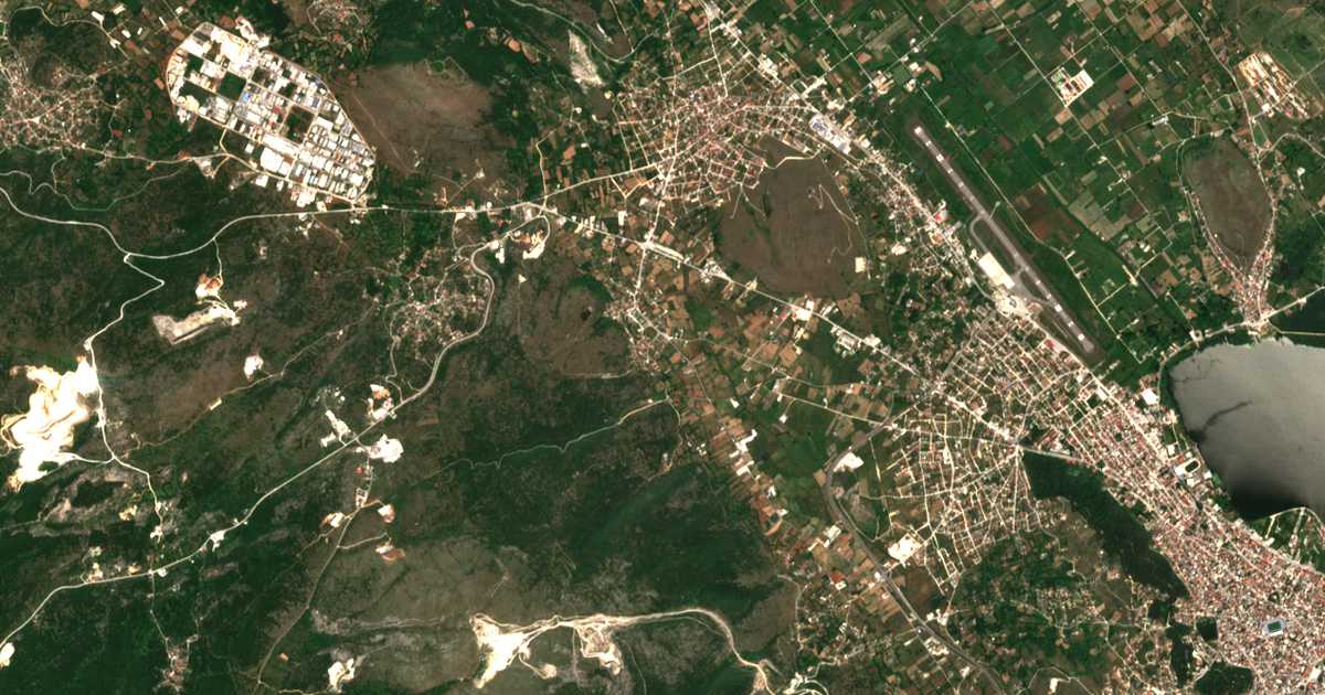 Satellitenkarte von Vounoplagiá