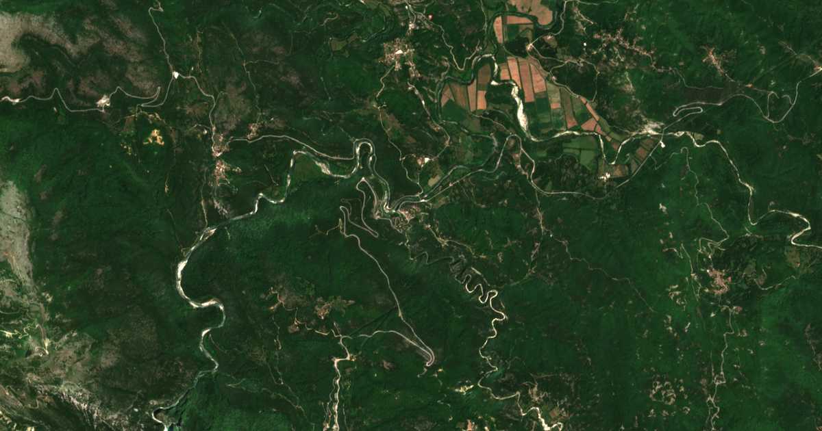 Satellitenkarte von Vrosína