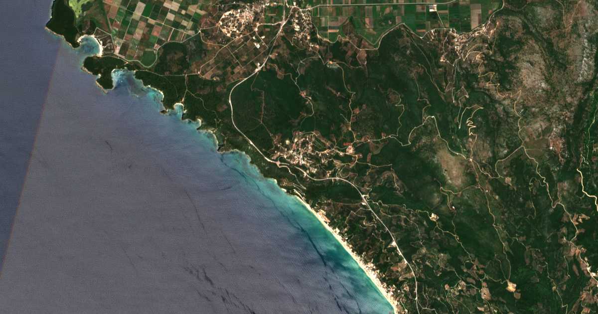 Satellitenkarte von Loútsa