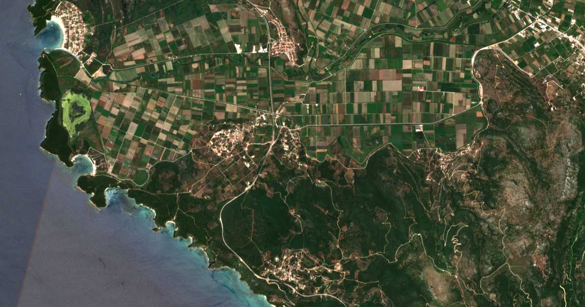 Satellitenkarte von Tsouknída