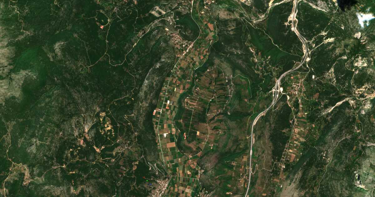 Satellitenkarte von Áno Drymón