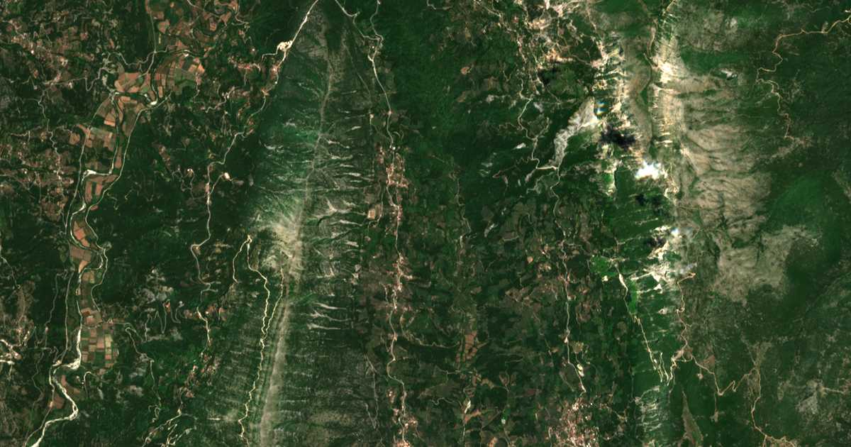 Satellitenkarte von Kerásovon