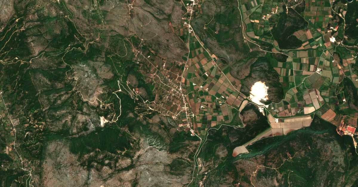 Satellitenkarte von Týrgia