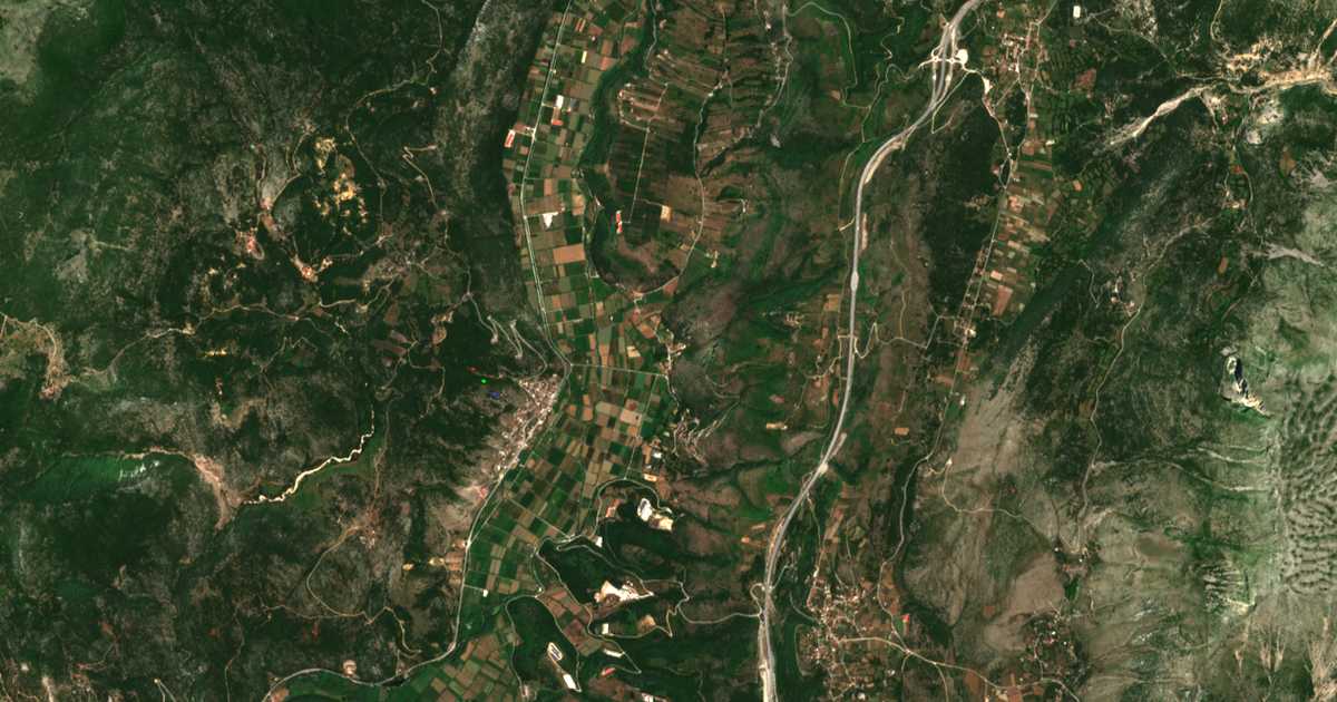 Satellitenkarte von Vathý
