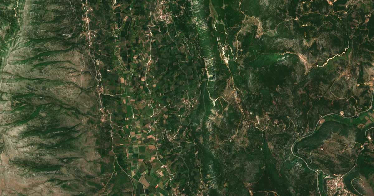 Satellitenkarte von Zervón