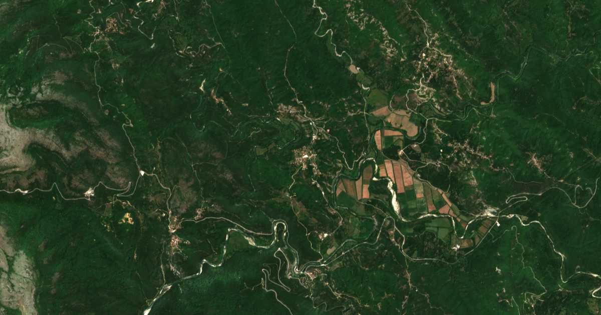 Satellitenkarte von Leptokaryá