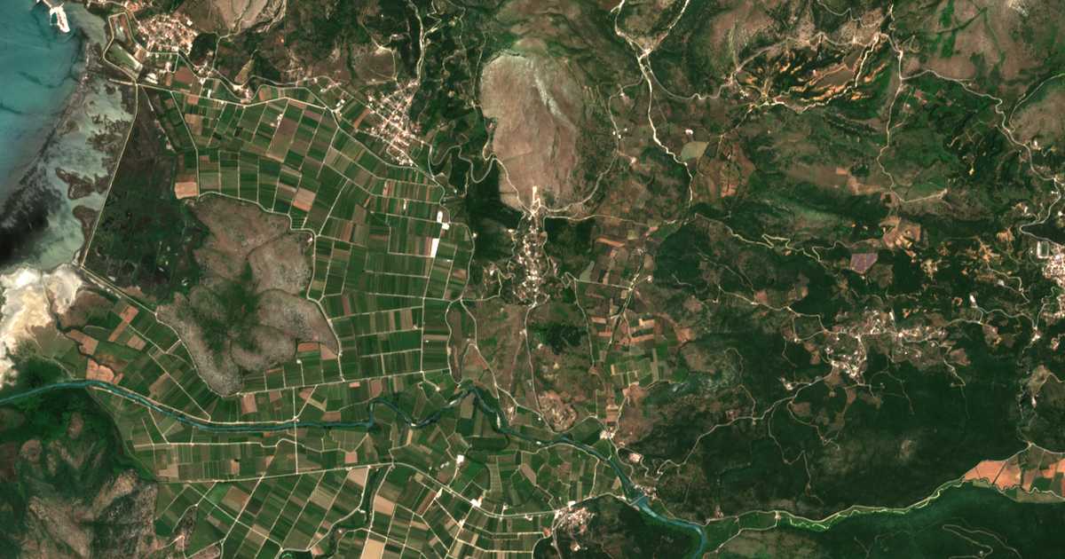 Satellitenkarte von Smértos