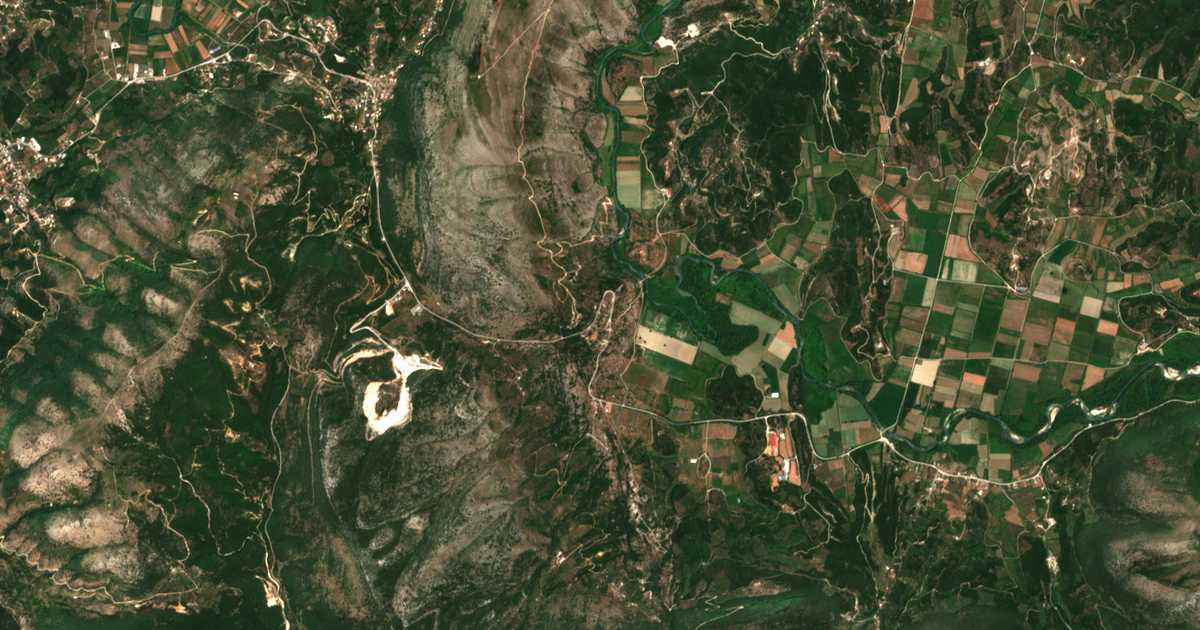 Satellitenkarte von Ágios Geórgios