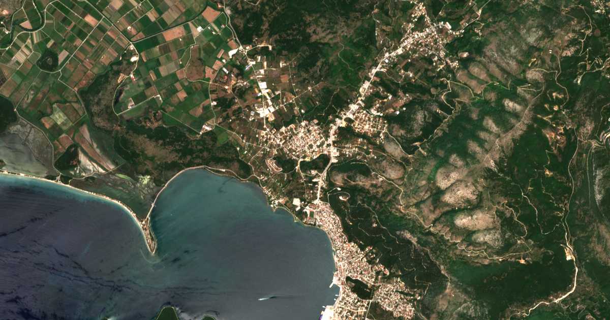 Satellitenkarte von Ampélia
