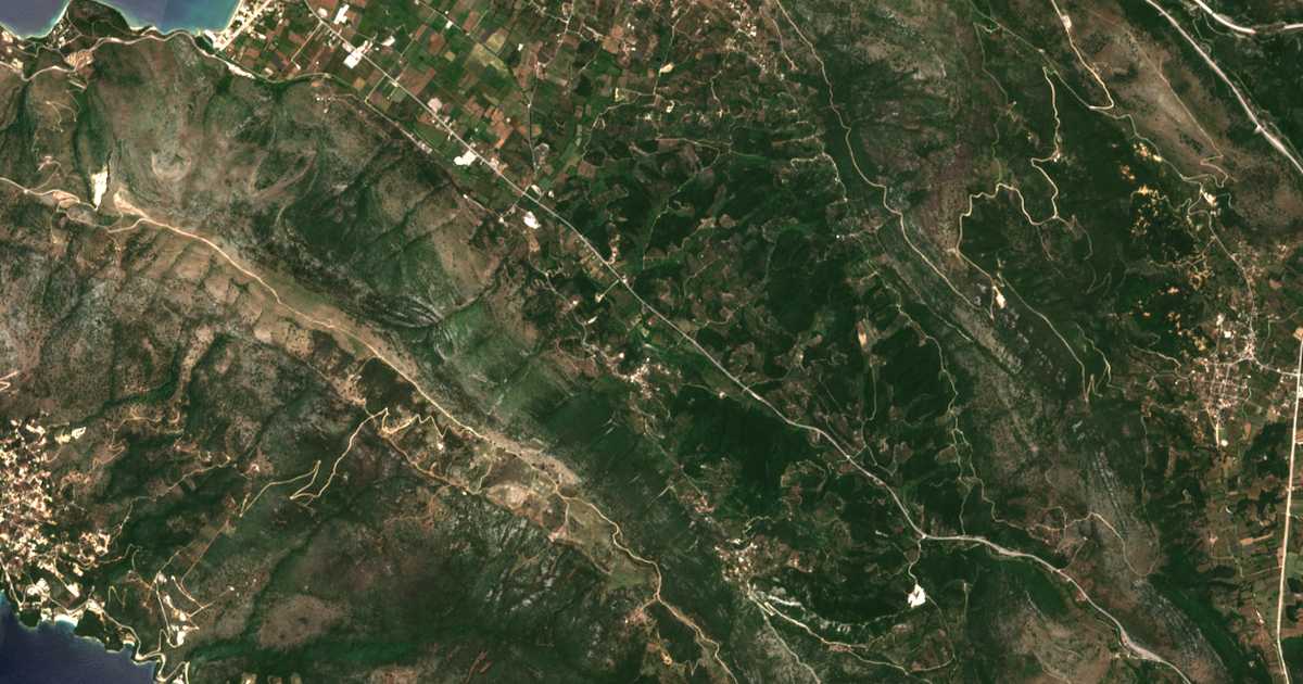 Satellitenkarte von Argyrótopos