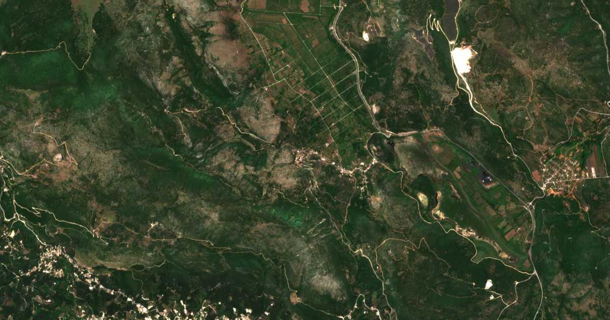 Satellitenkarte von Elefthérion