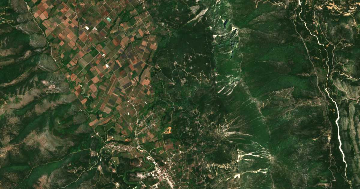 Satellitenkarte von Agorá