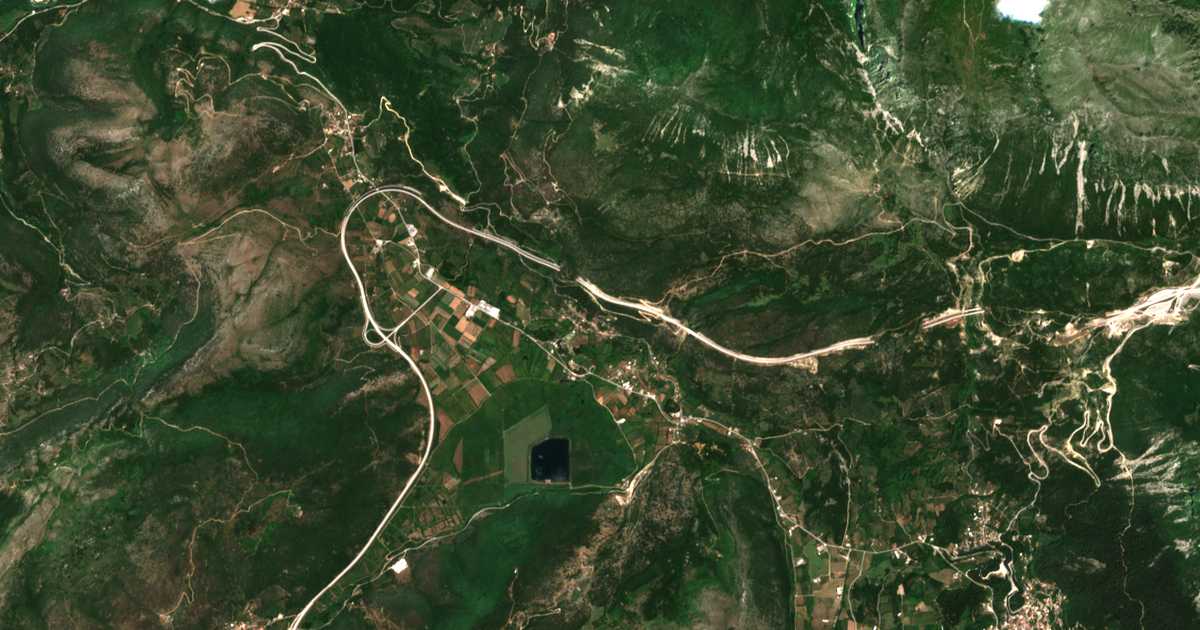 Satellitenkarte von Krystallopigí