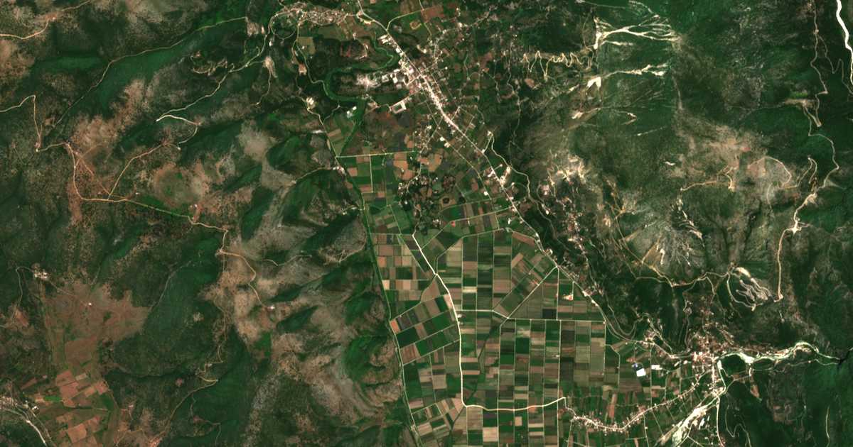 Satellitenkarte von Mandrótopos