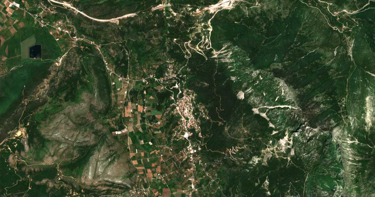 Satellitenkarte von Paramythia