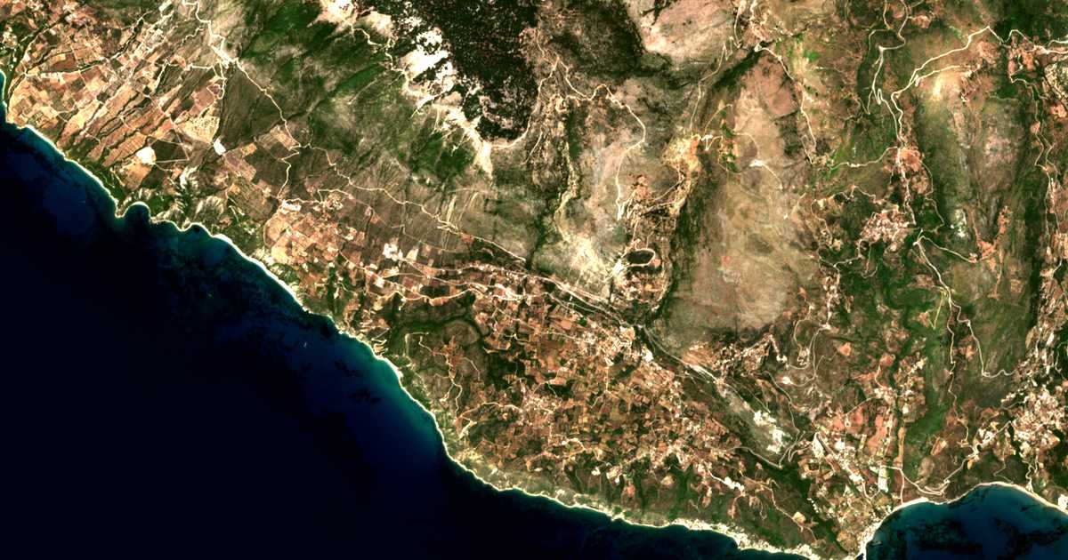 Satellitenkarte von Atsoupádes