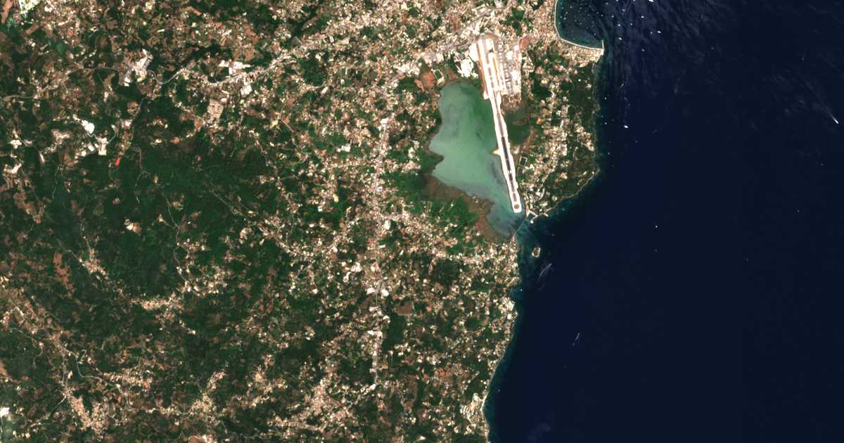 Satellitenkarte von Chrysiís